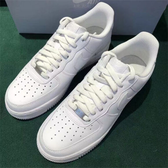 Nike Air Force 1 White - Picture 1 of 5